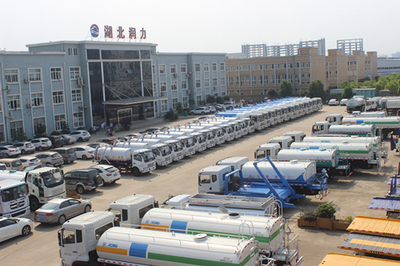 湖北潤力專用汽車駐烏魯木齊辦事處 以冷鏈力量，助力阿勒泰地區美麗鄉村建設
