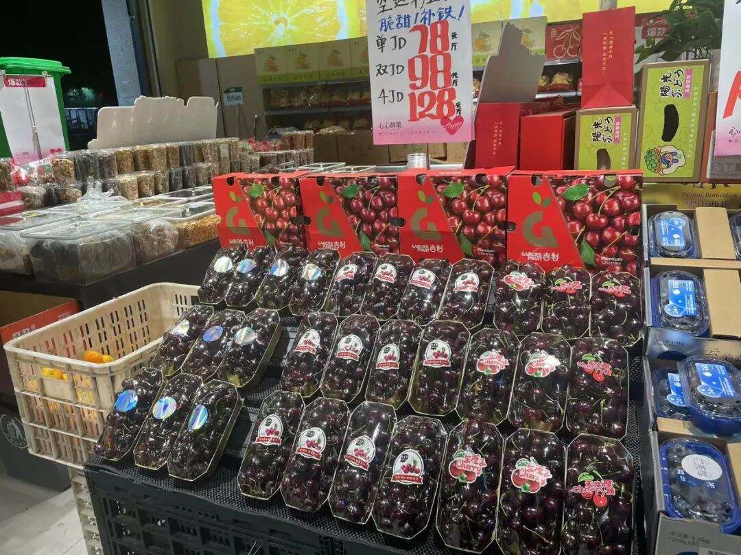 果價下行引消費潮，臺州市民爭購時令鮮果